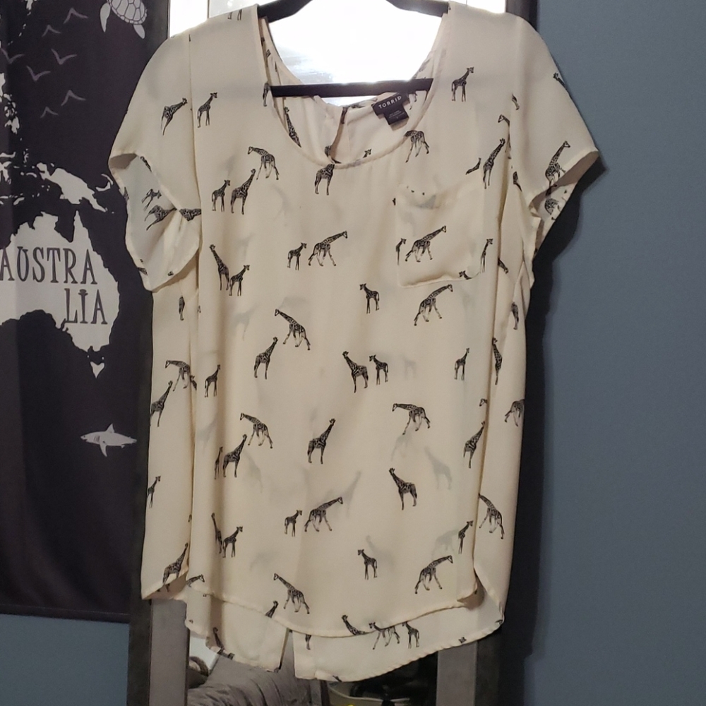 Giraffe top